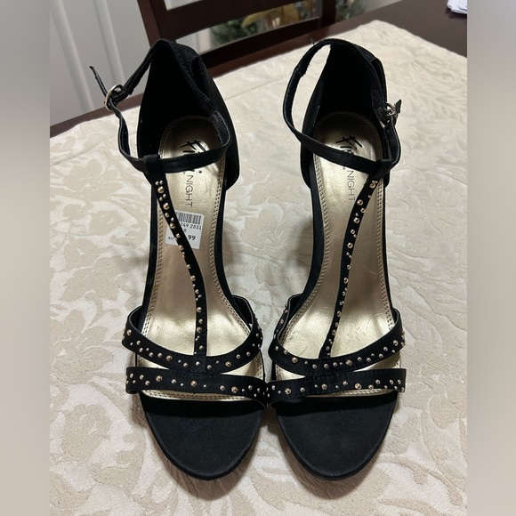 Fioni Night Heels Womens Strap
Ankle Pump Stiletto Gold Studded SZ 10 - Picture 2 of 10